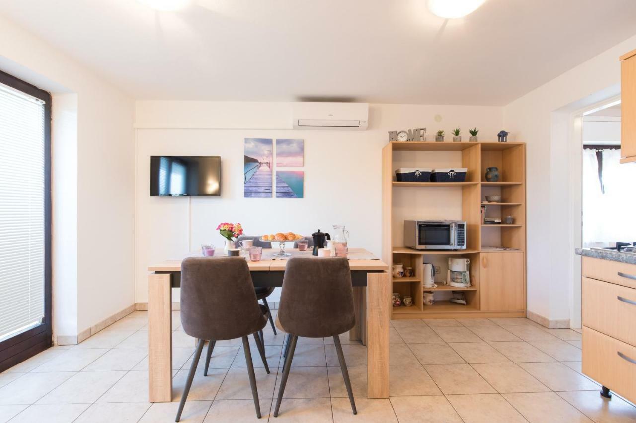 Apartment Adrijana 瓦比尼科 外观 照片